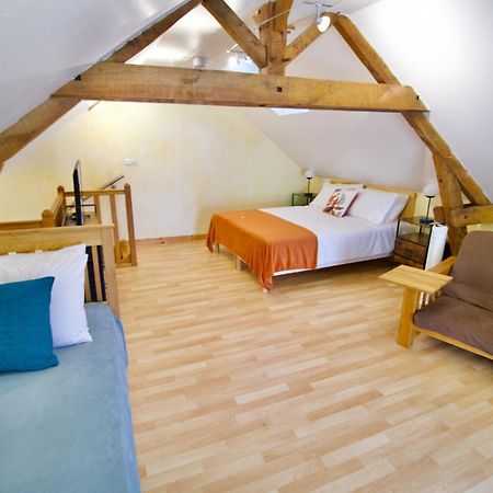 Bed and Breakfast O Trois Oliviers Louin Екстер'єр фото