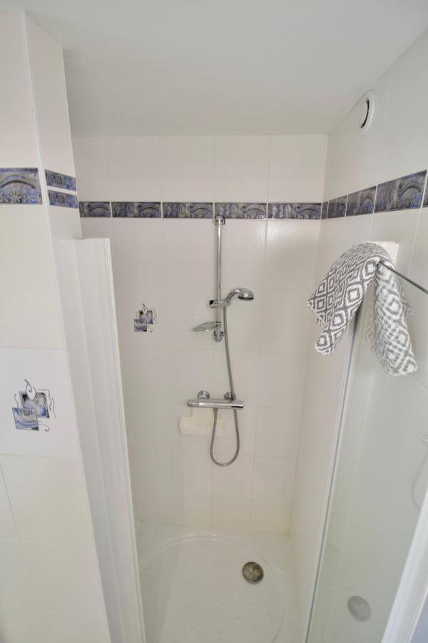 Bed and Breakfast O Trois Oliviers Louin Екстер'єр фото