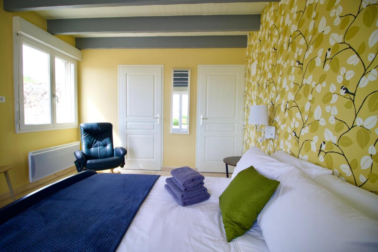 Bed and Breakfast O Trois Oliviers Louin Екстер'єр фото