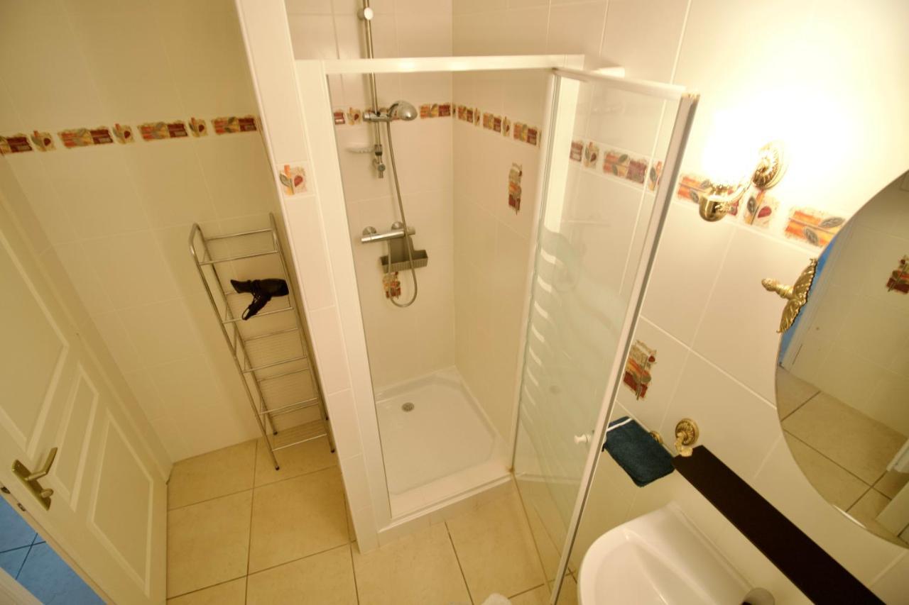 Bed and Breakfast O Trois Oliviers Louin Екстер'єр фото